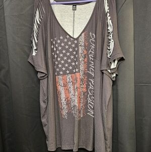 SHEIN Charcoal and Red Graphic Tee